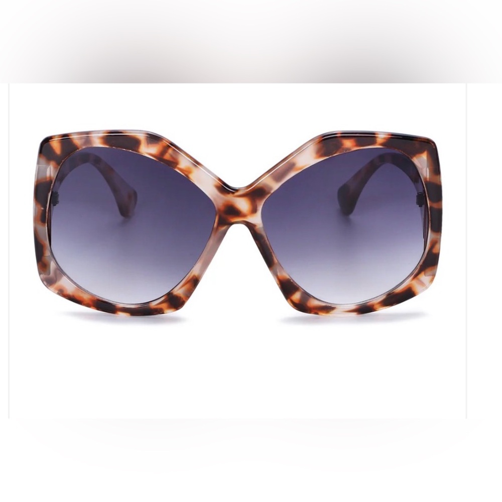 Tortoiseshell Oversized Women's Sunglasses - Brown Gradient Lenses | Light